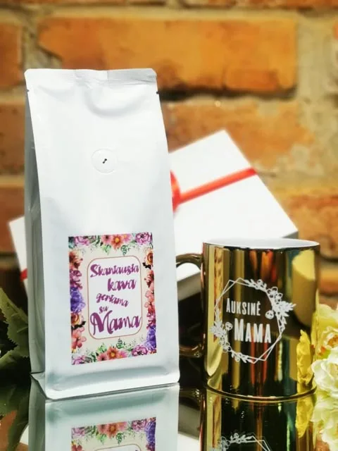 Rinkinukas stiklinis puodelis ir kava Močiutei