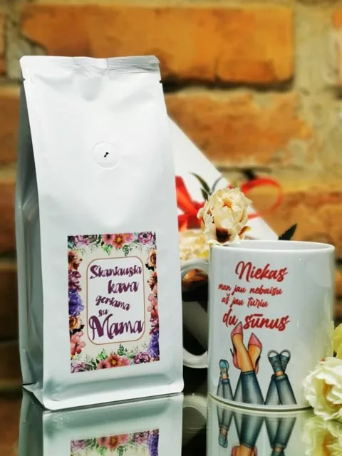 Rinkinukas stiklinis puodelis ir kava Močiutei