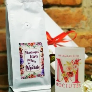 Rinkinukas stiklinis puodelis ir kava Močiutei