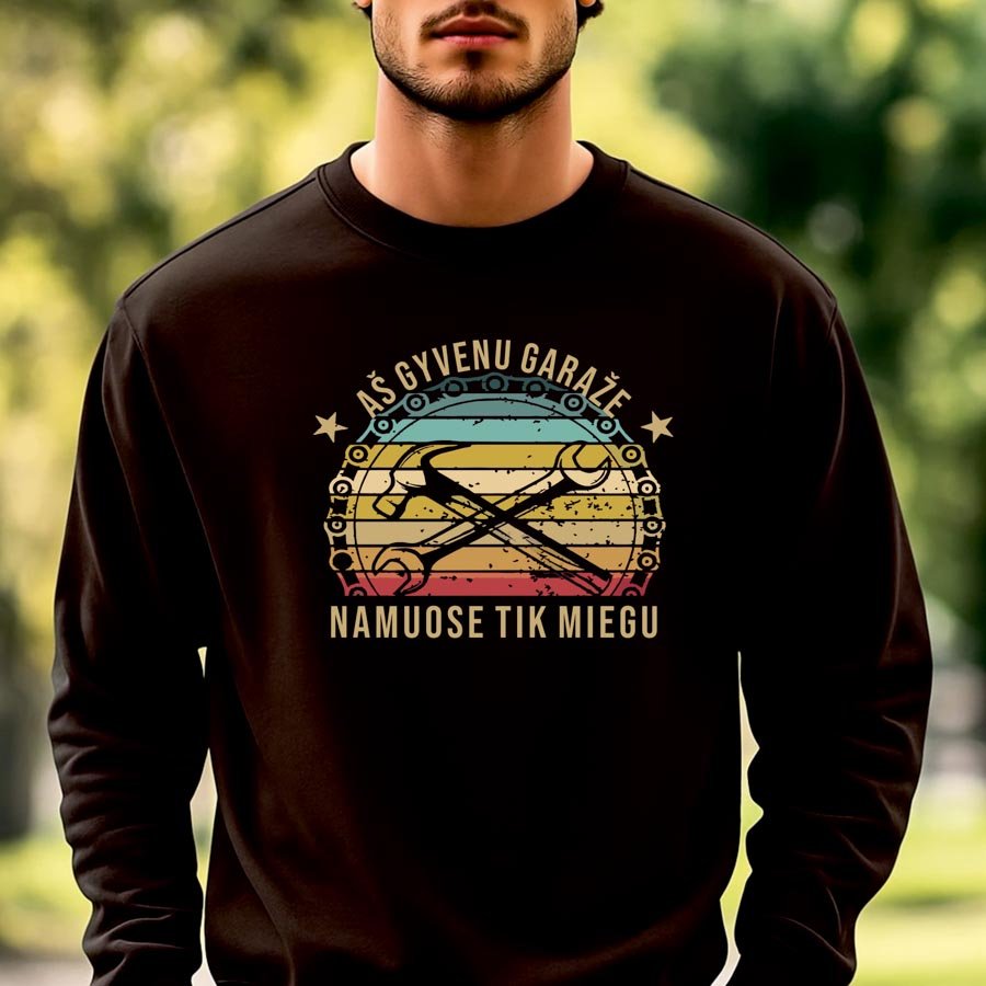 Juodos spalvos džemperis Aš gyvenu garaže spalvotas